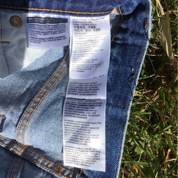 Levi’s Women’s 501 S Skinny Selvedge White Oak Cone Denim Distressed Jeans 27x28 - Picture 4 of 10